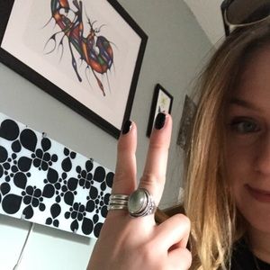 Meet your Posher, Avery